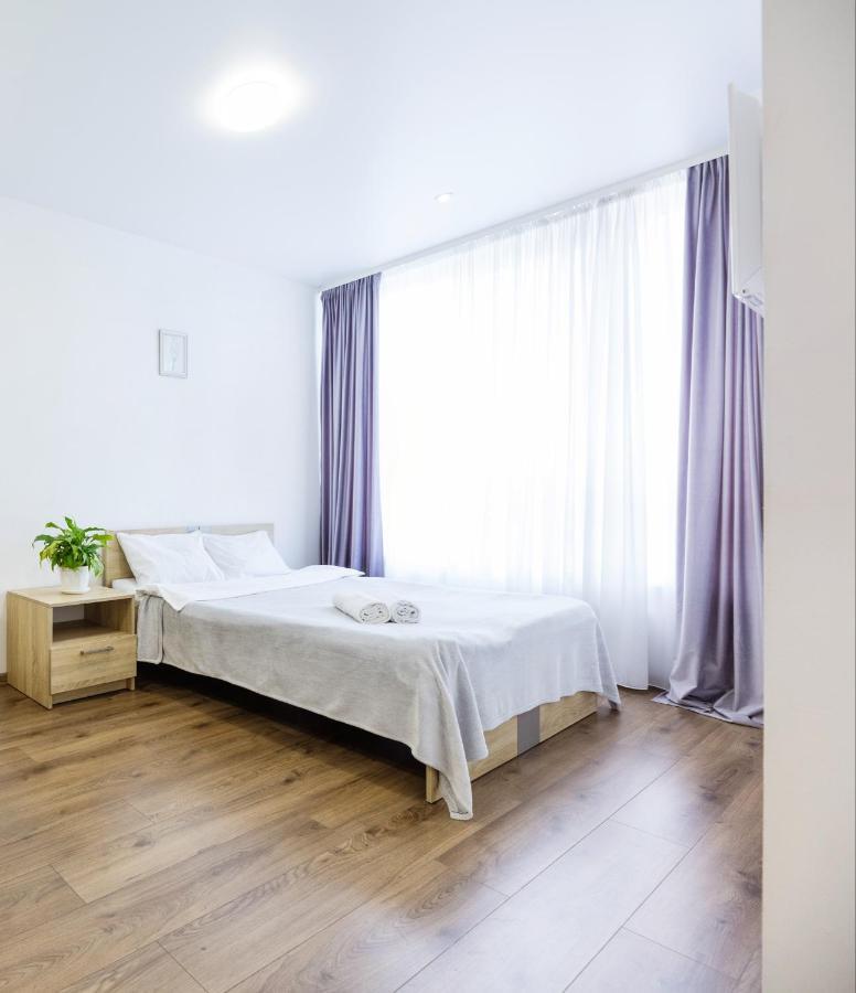 Nyvky Like Home - Studio - Apt 20 Kiev Esterno foto