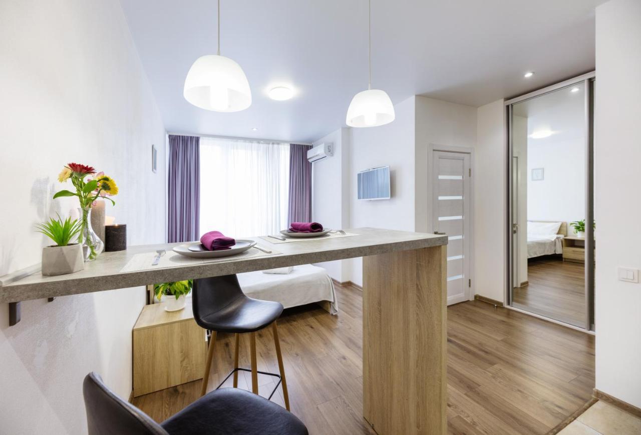 Nyvky Like Home - Studio - Apt 20 Kiev Esterno foto